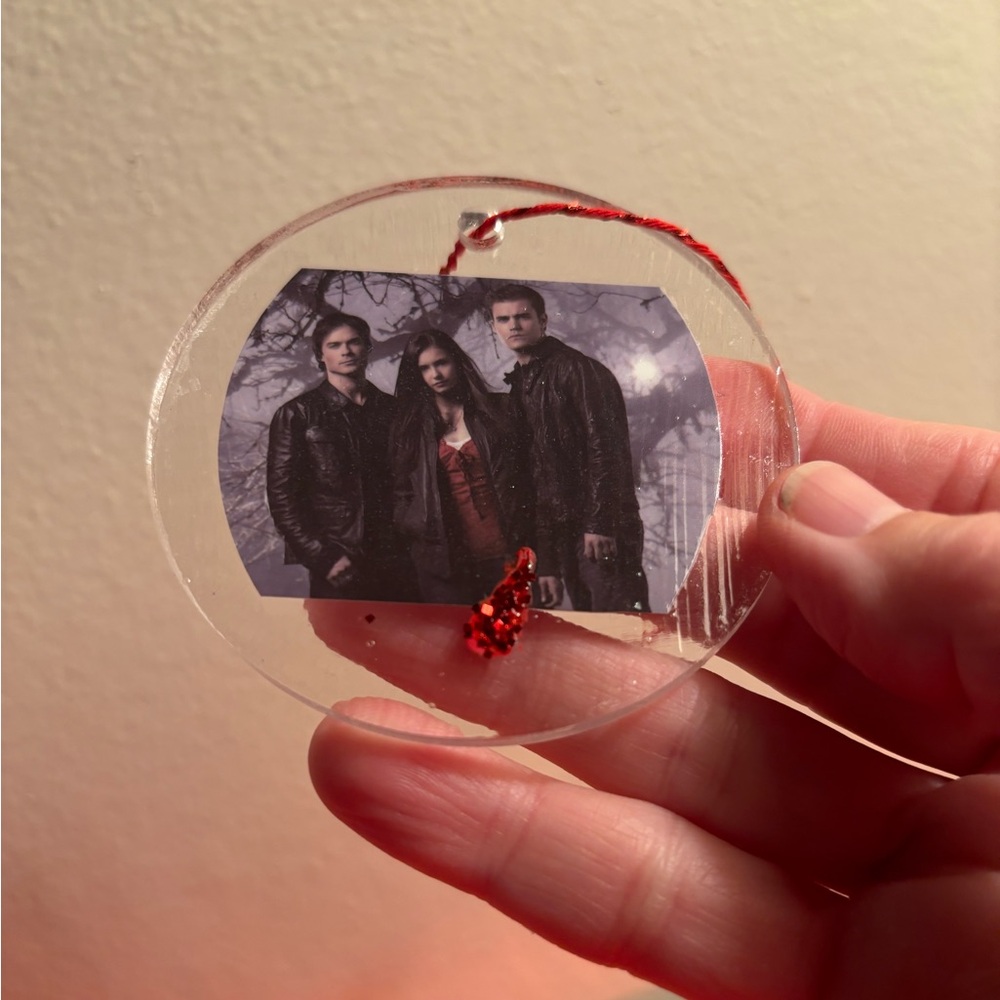Who wants Damon, Stefan + Elena or Klaus hanging around your home this winter